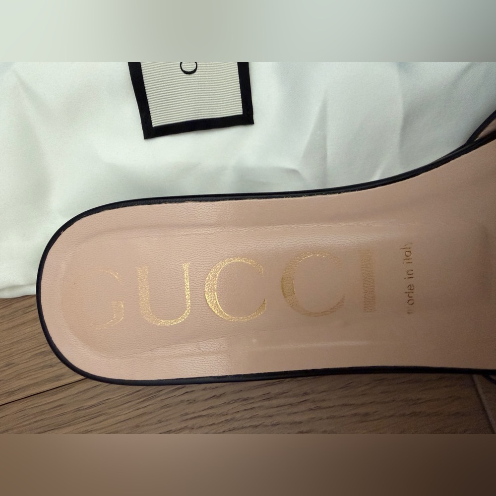 Gucci Crystals Sandals . - Picture 4 of 7